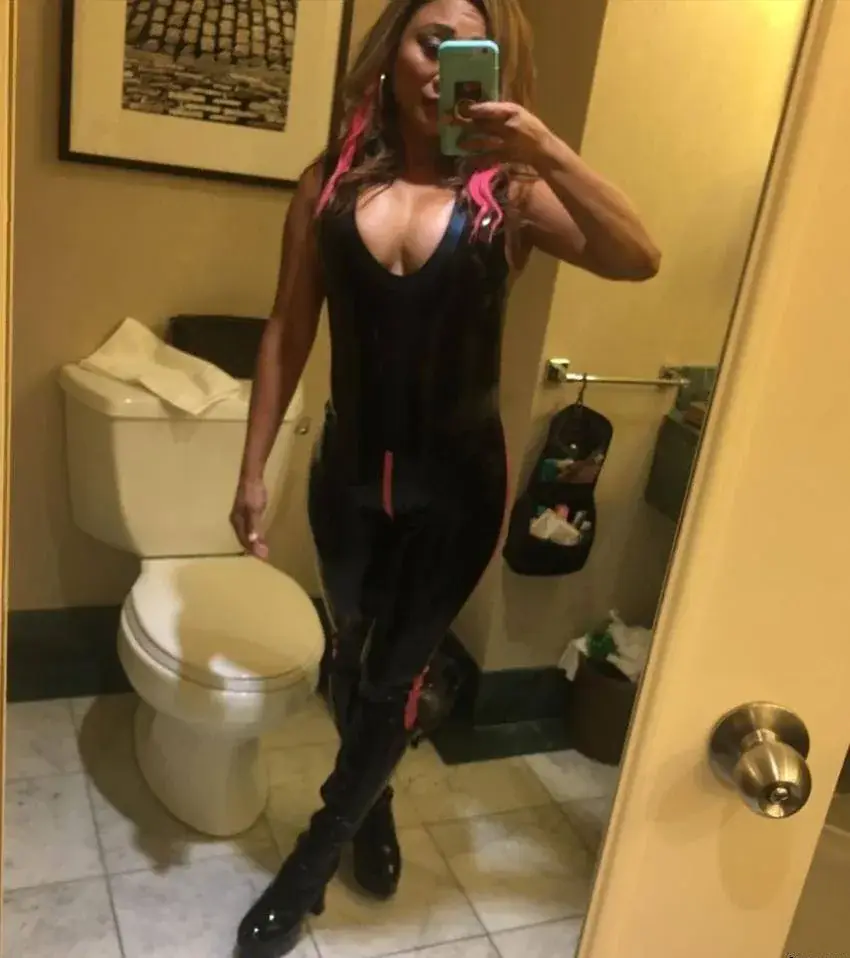OneQueenInTown85 Bloomington OneQueenInTown85